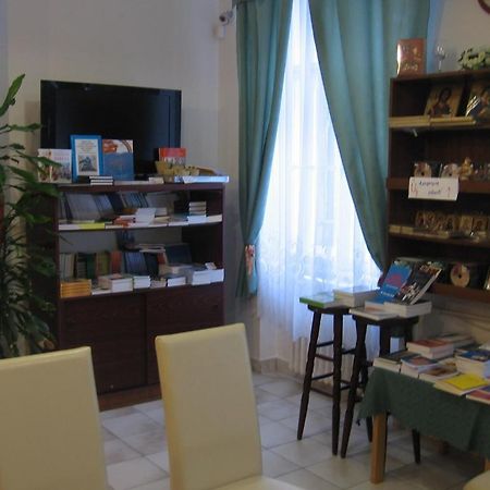 Hotel Mater Salvatoris House Gödöllő Zewnętrze zdjęcie
