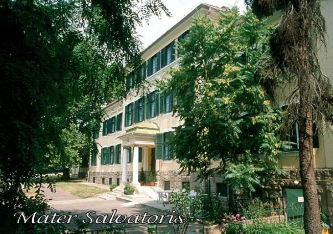 Hotel Mater Salvatoris House Gödöllő Zewnętrze zdjęcie