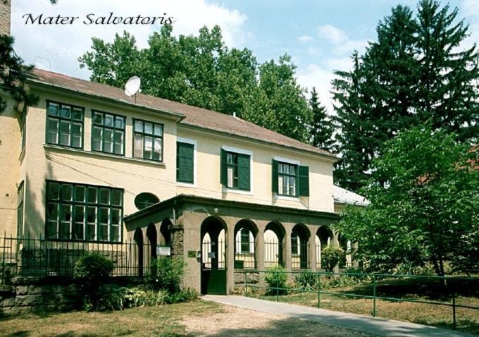 Hotel Mater Salvatoris House Gödöllő Zewnętrze zdjęcie