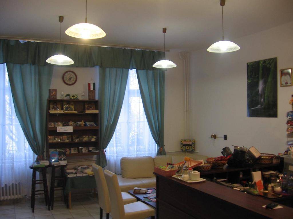 Hotel Mater Salvatoris House Gödöllő Zewnętrze zdjęcie